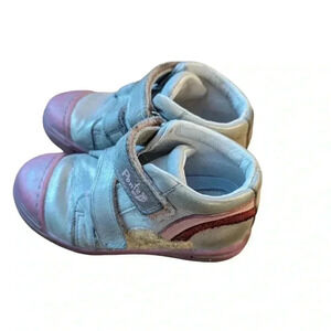 Ponte Gray Silver Pink European Girls Every Day Sneaker Shoes SZ 9.5 US/ EU 27